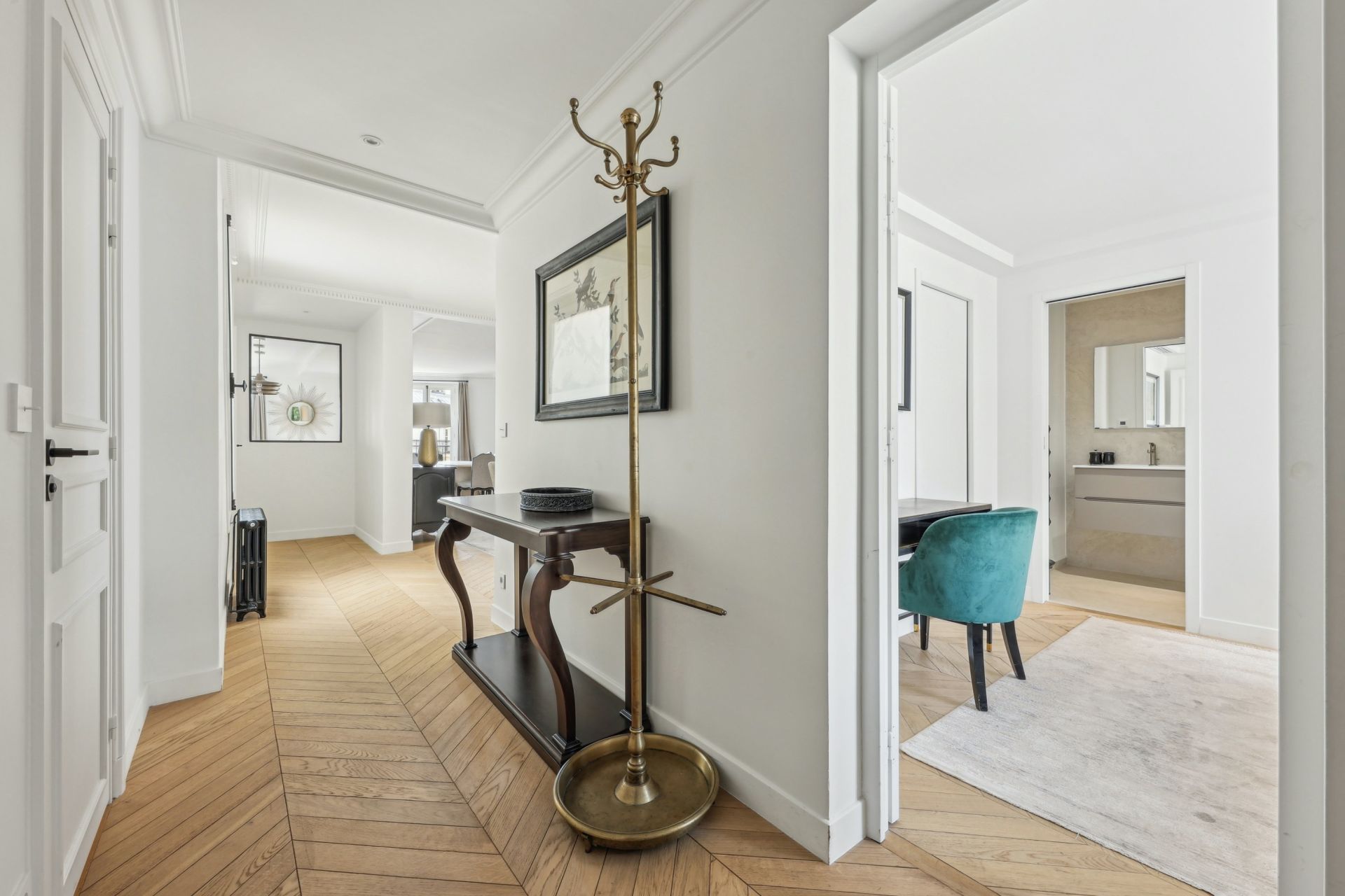 luxury apartment 5 Rooms for sale on PARIS (75008)