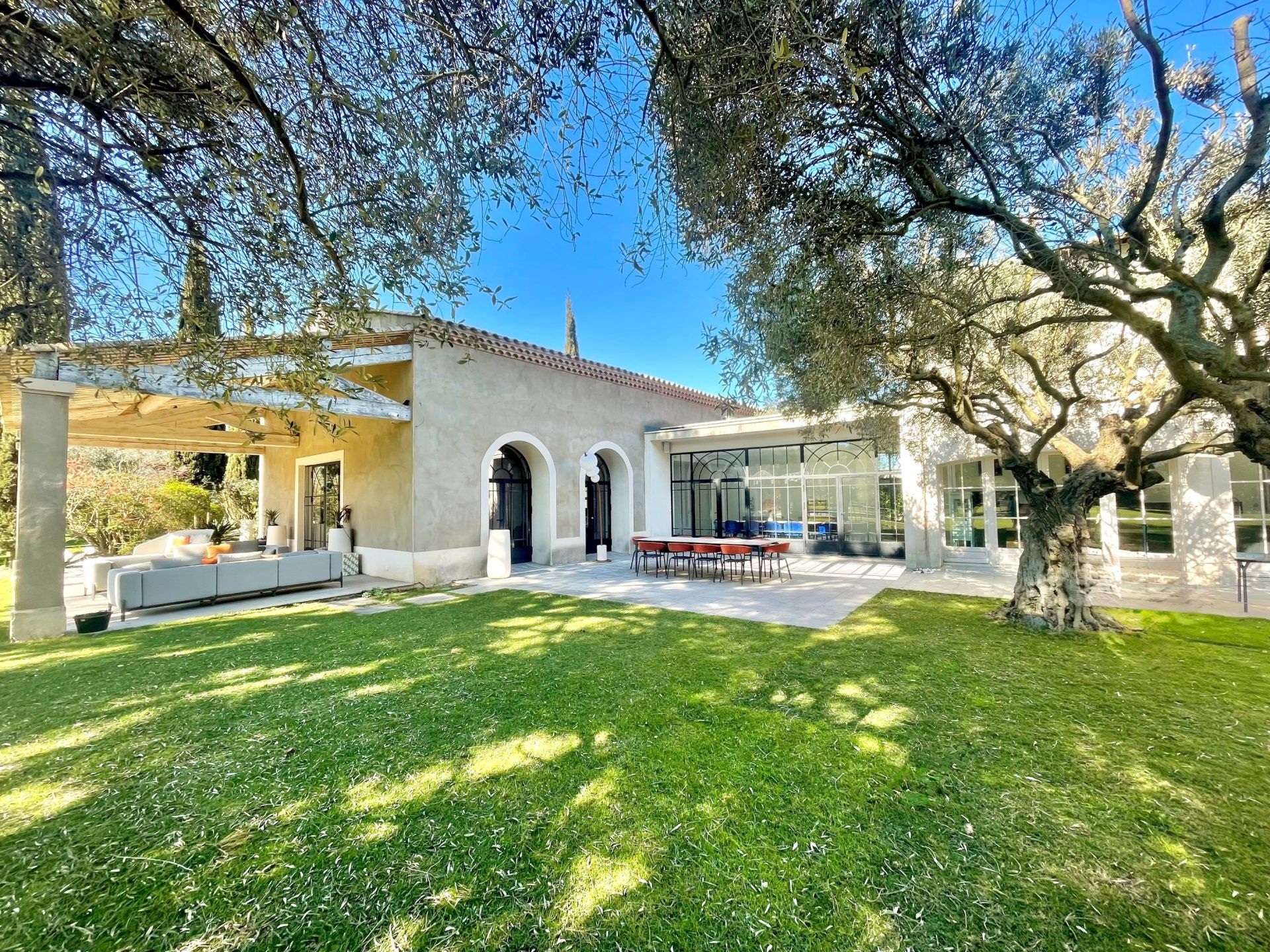 luxury property 14 Rooms for sale on MONTPELLIER (34000)