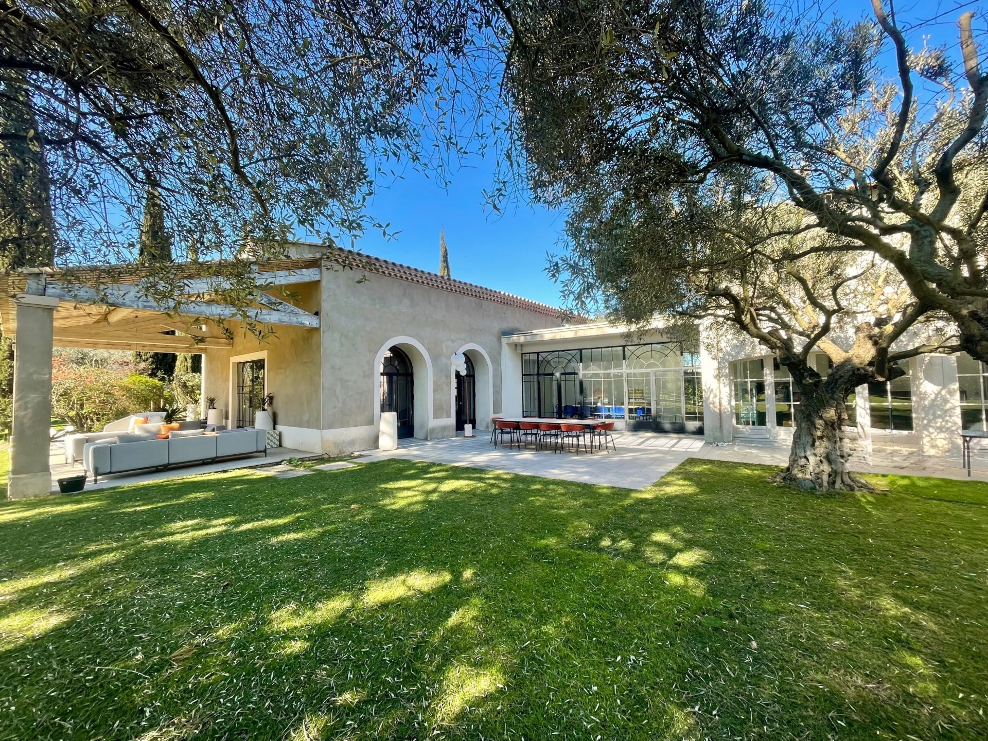 luxury property 14 Rooms for sale on MONTPELLIER (34000)