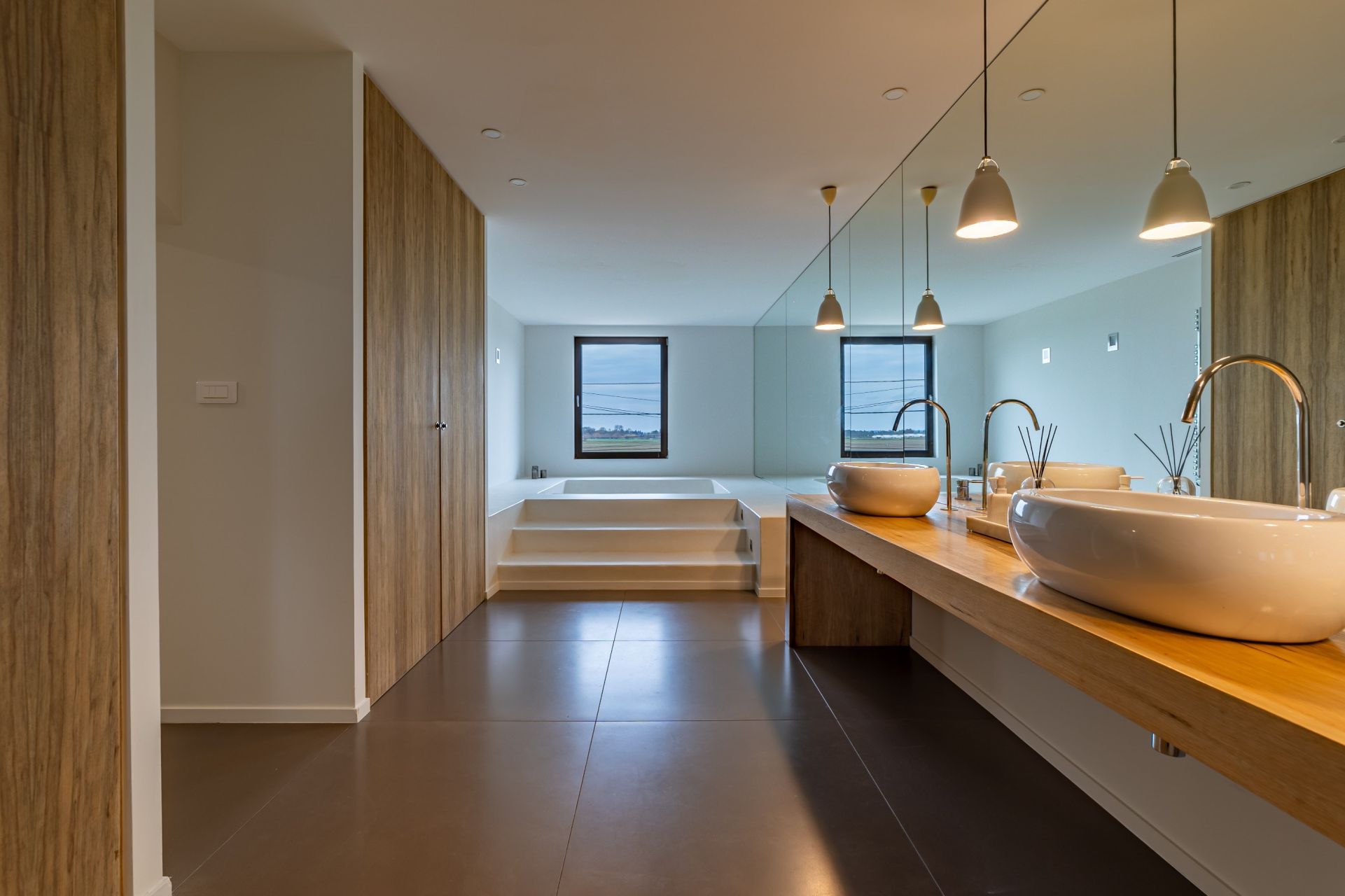 luxury property 14 Rooms for sale on MONTPELLIER (34000)