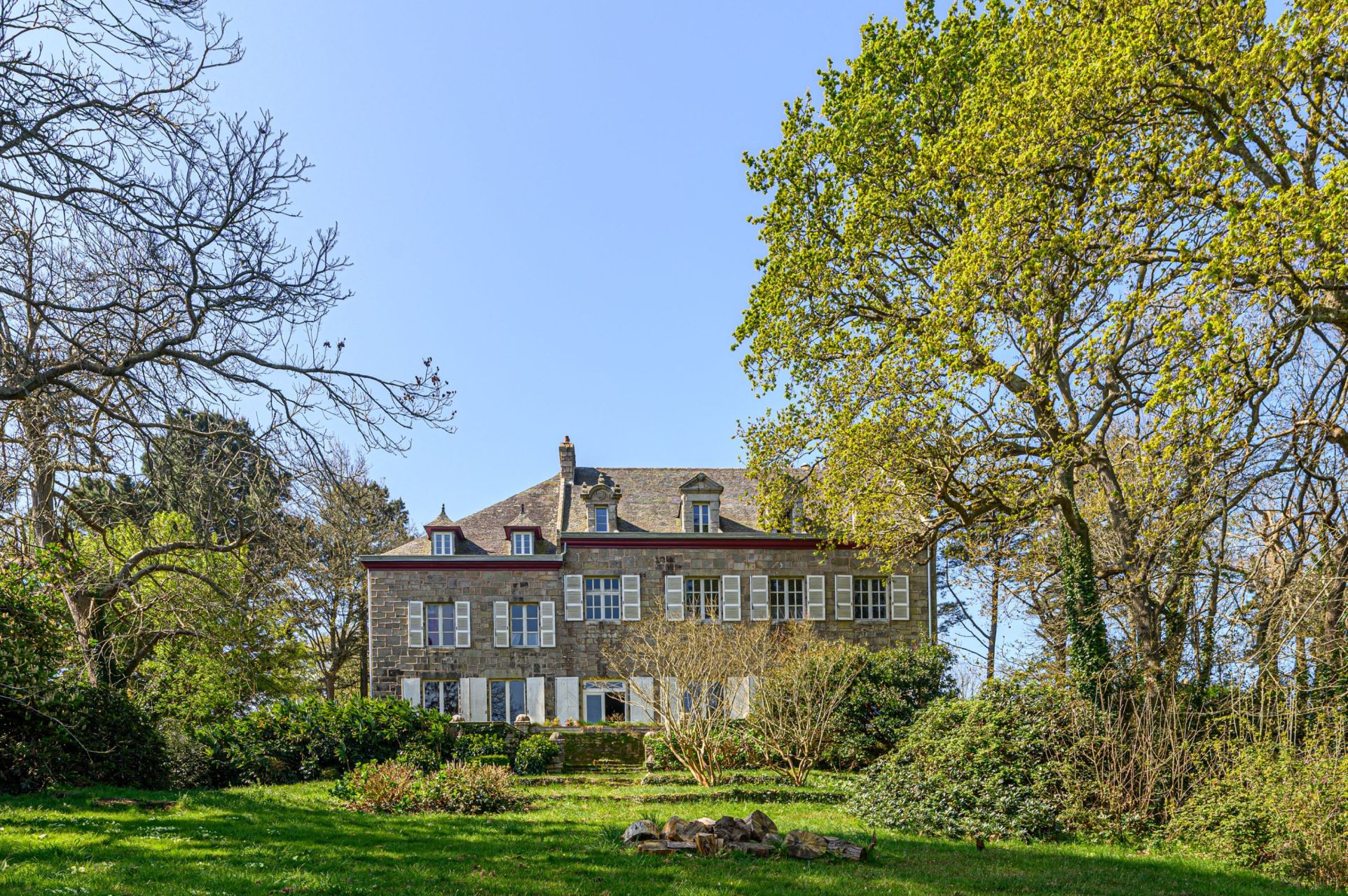 castle 15 Rooms for sale on DOUARNENEZ (29100)