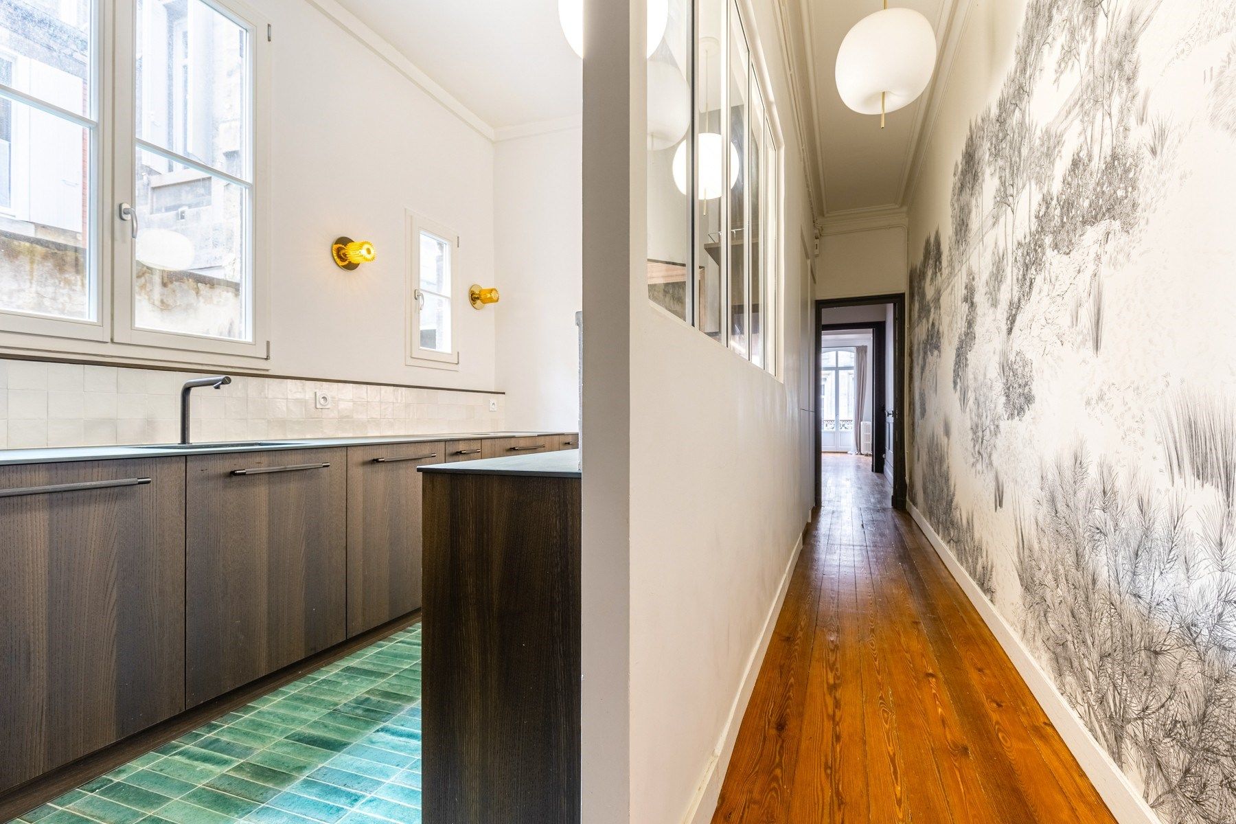 luxury apartment 4 Rooms for sale on BORDEAUX (33000)