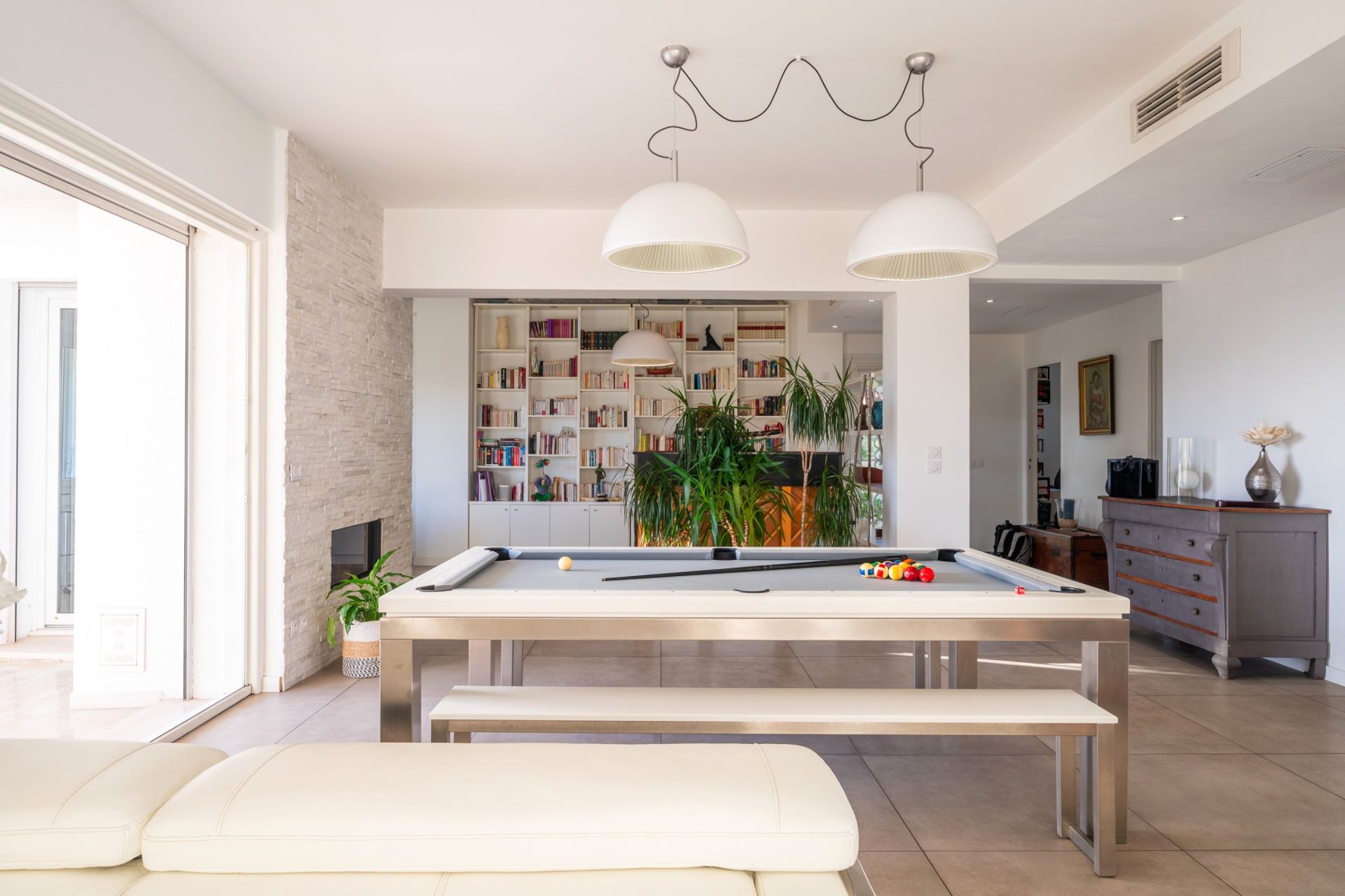 luxury apartment 6 Rooms for sale on MARSEILLE (13007)