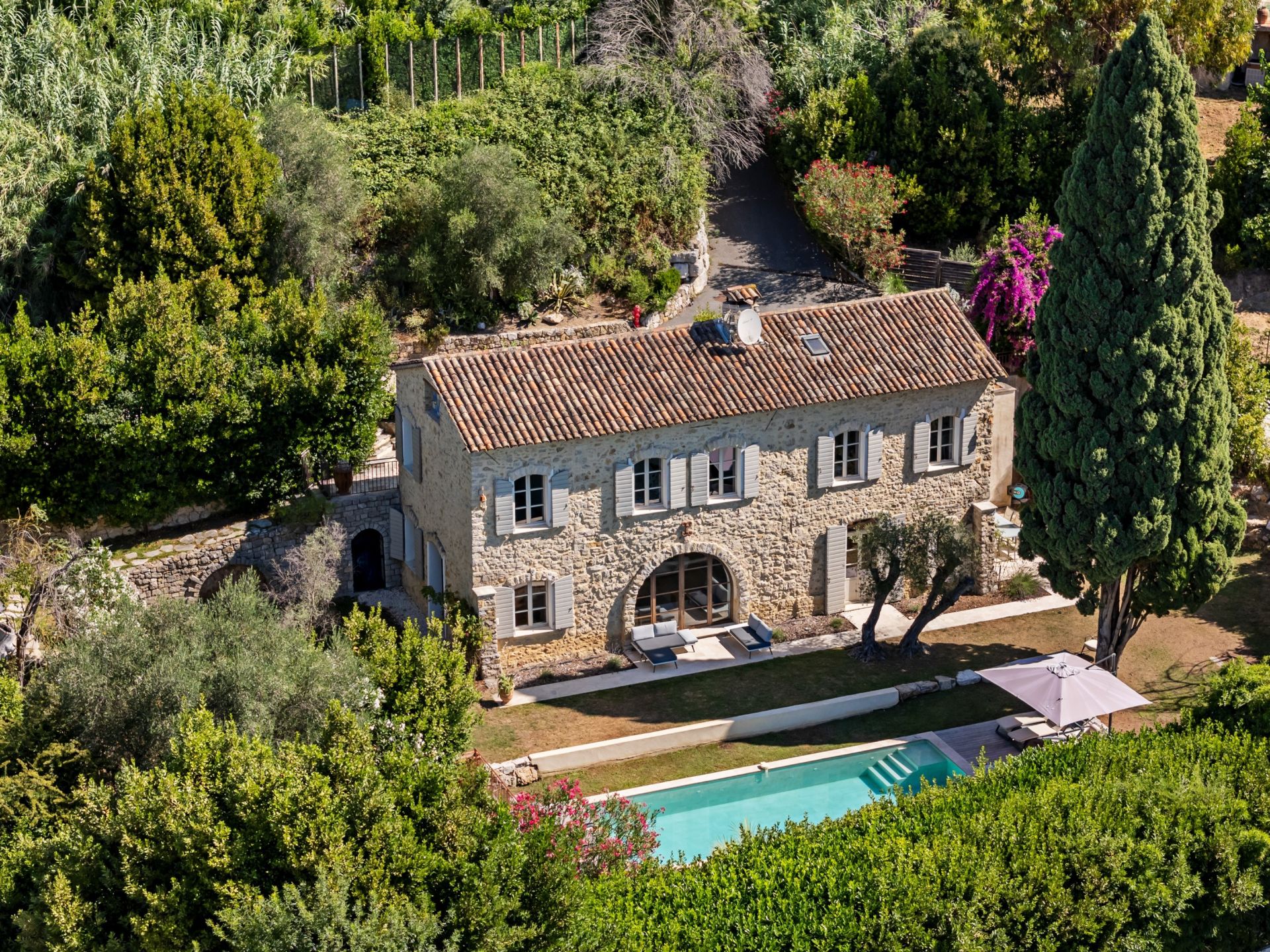 luxury provencale house 10 Rooms for sale on MOUGINS (06250)