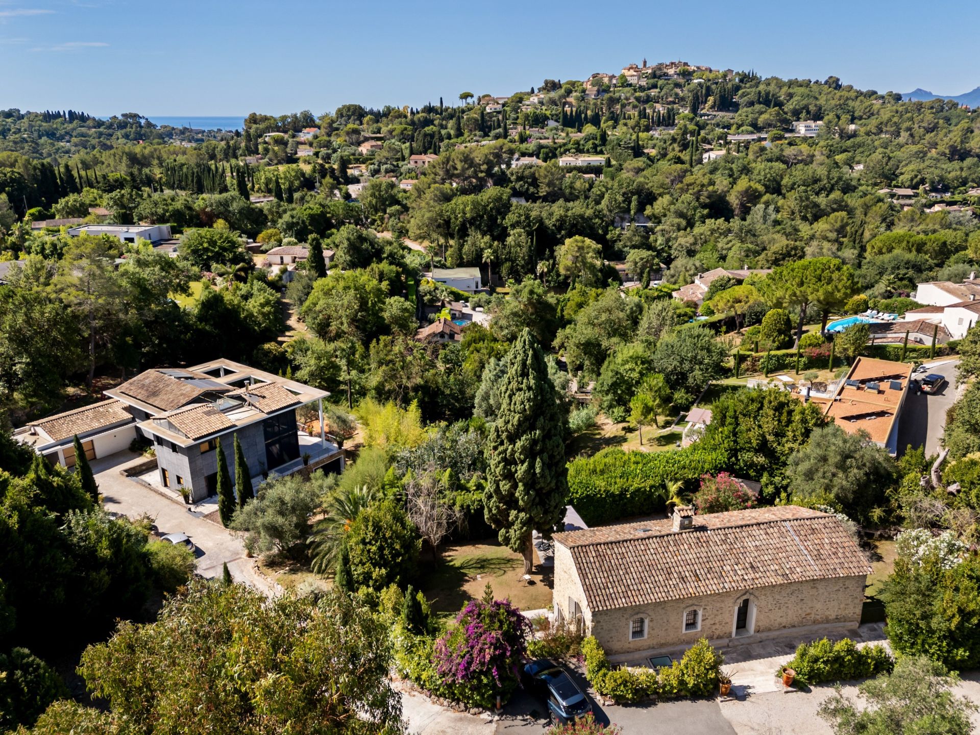 luxury provencale house 10 Rooms for sale on MOUGINS (06250)