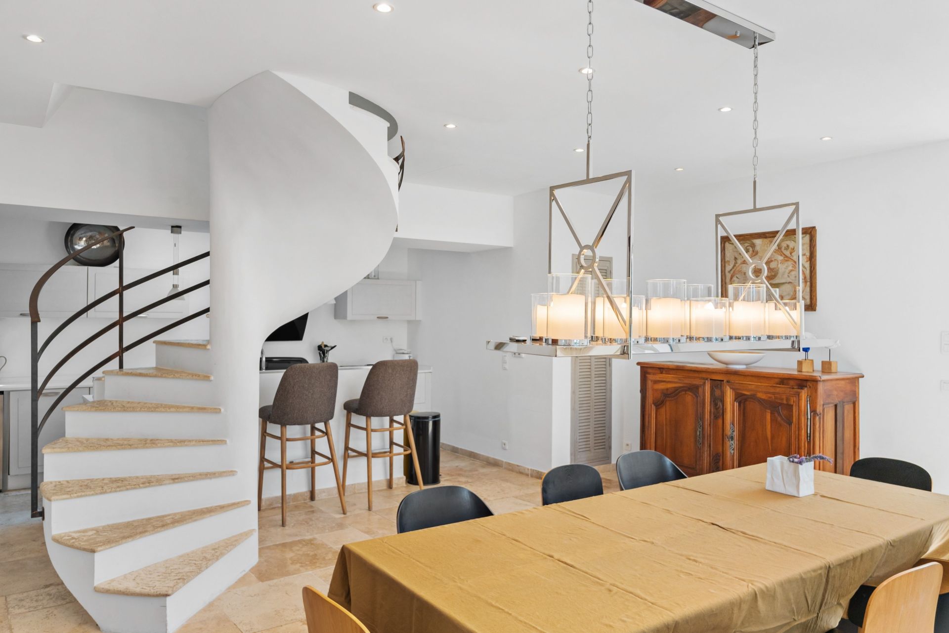 luxury provencale house 10 Rooms for sale on MOUGINS (06250)