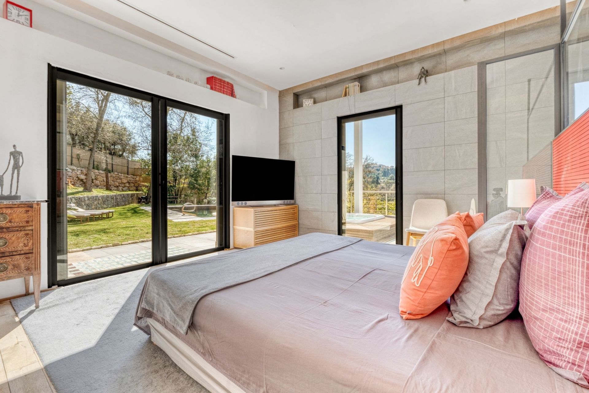 luxury provencale house 10 Rooms for sale on MOUGINS (06250)