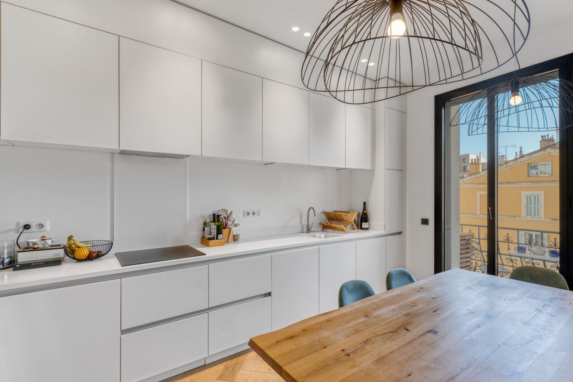 luxury apartment 3 Rooms for sale on CANNES (06400)