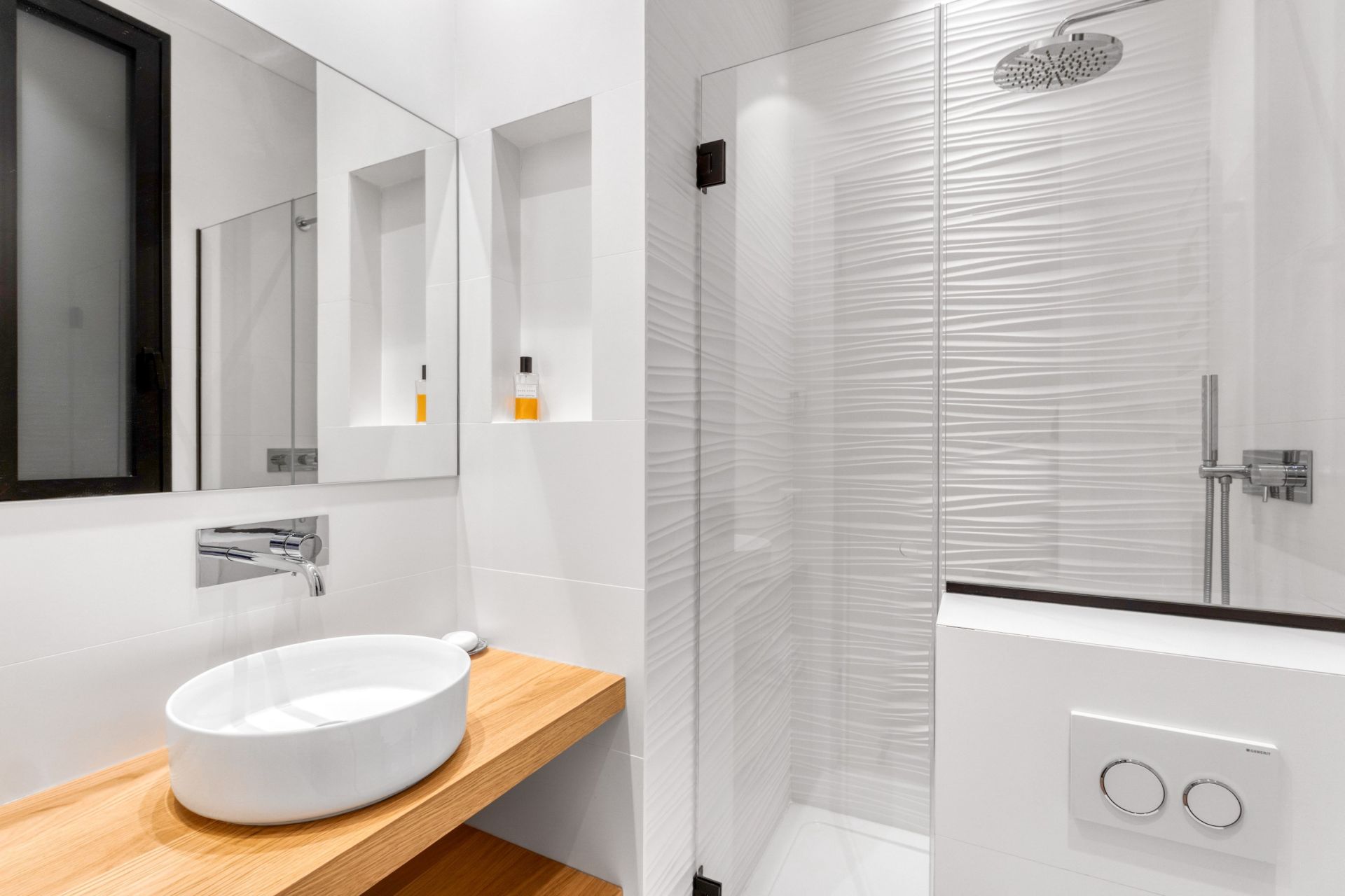 luxury apartment 3 Rooms for sale on CANNES (06400)