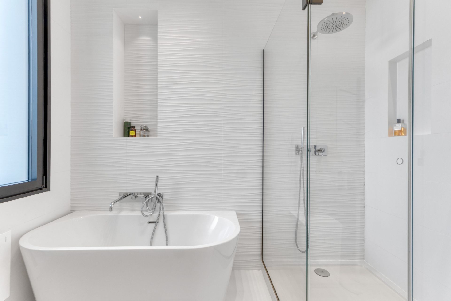 luxury apartment 3 Rooms for sale on CANNES (06400)