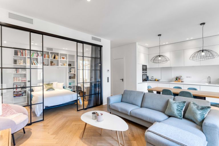 luxury apartment 3 Rooms for sale on CANNES (06400)