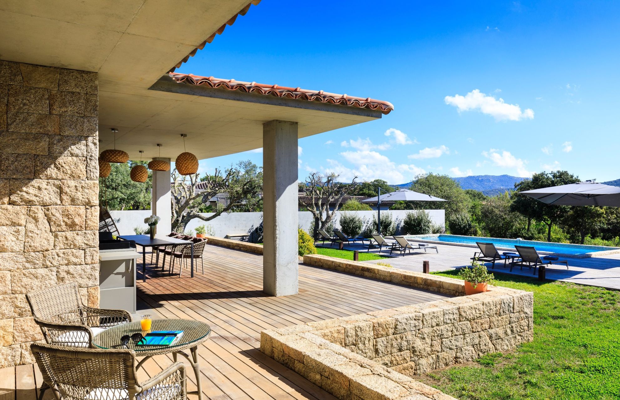 luxury villa 7 Rooms for sale on PIANOTTOLI CALDARELLO (20131)