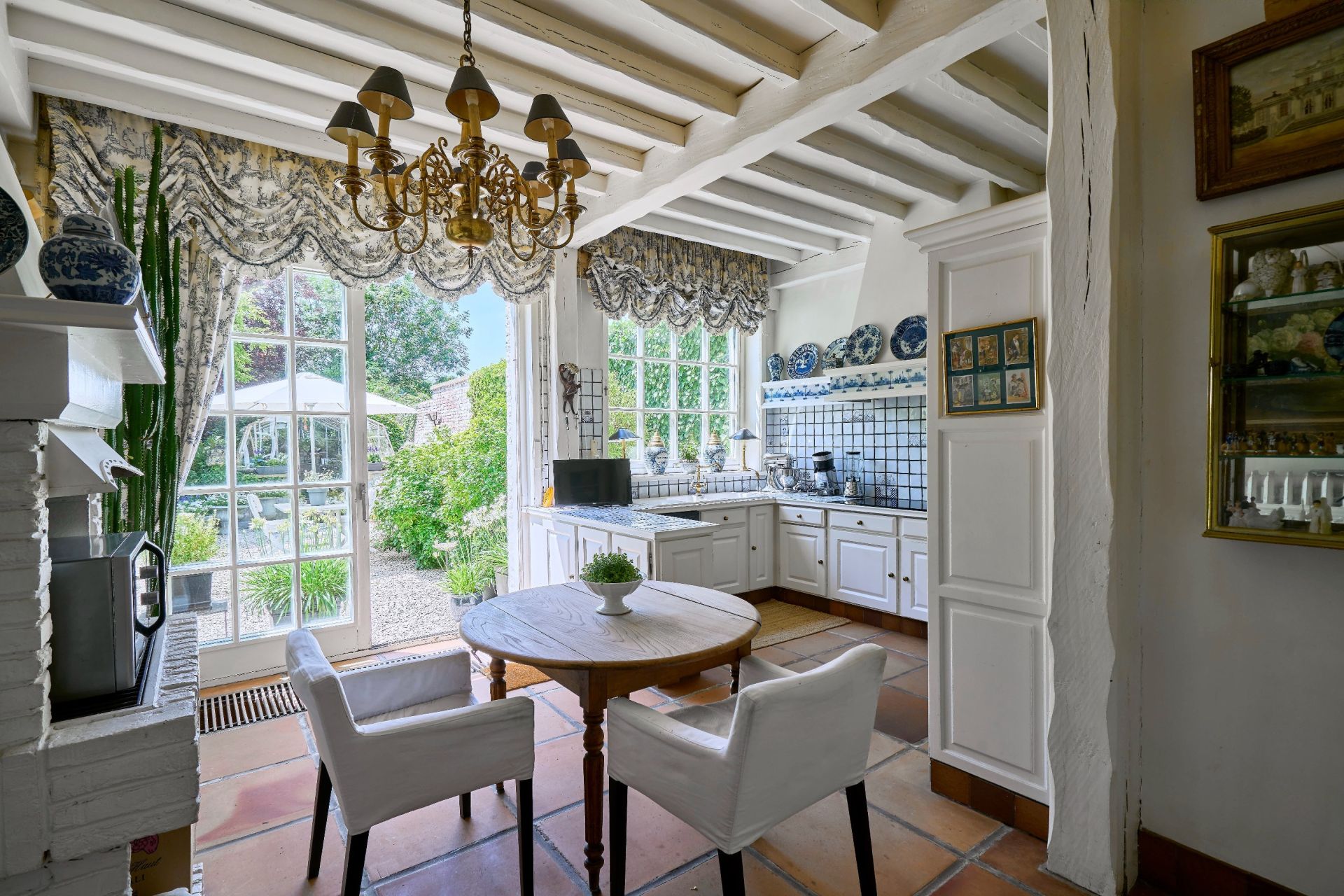 luxury house 5 Rooms for sale on LAMBERSART (59130)