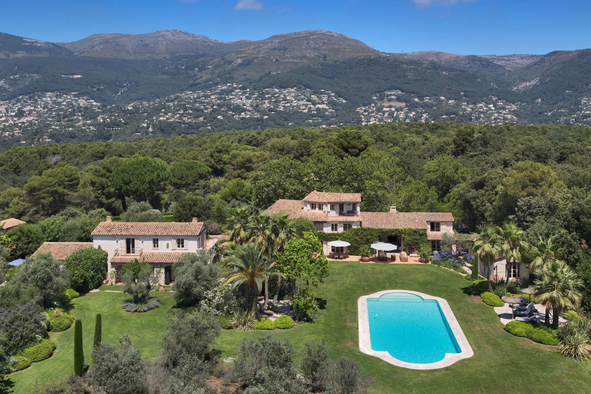 villa de luxe 16 Pièces en vente sur ST PAUL DE VENCE (06570)