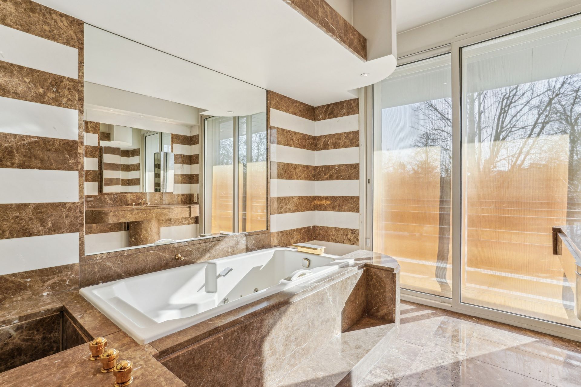 luxury apartment 11 Rooms for sale on NEUILLY SUR SEINE (92200)