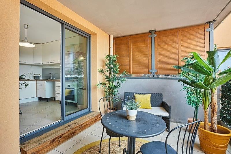 luxury apartment 4 Rooms for sale on AIX EN PROVENCE (13100)