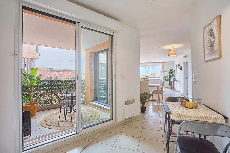 luxury apartment 4 Rooms for sale on AIX EN PROVENCE (13100)
