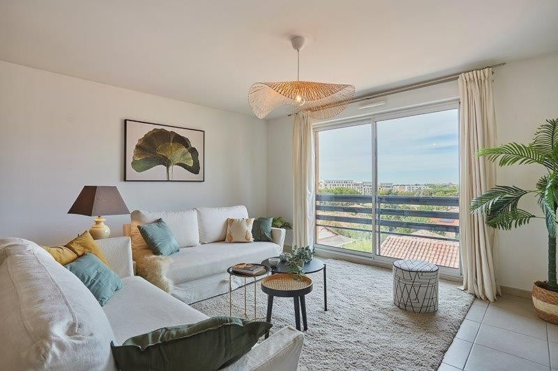 luxury apartment 4 Rooms for sale on AIX EN PROVENCE (13100)