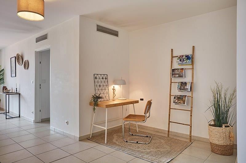 luxury apartment 4 Rooms for sale on AIX EN PROVENCE (13100)