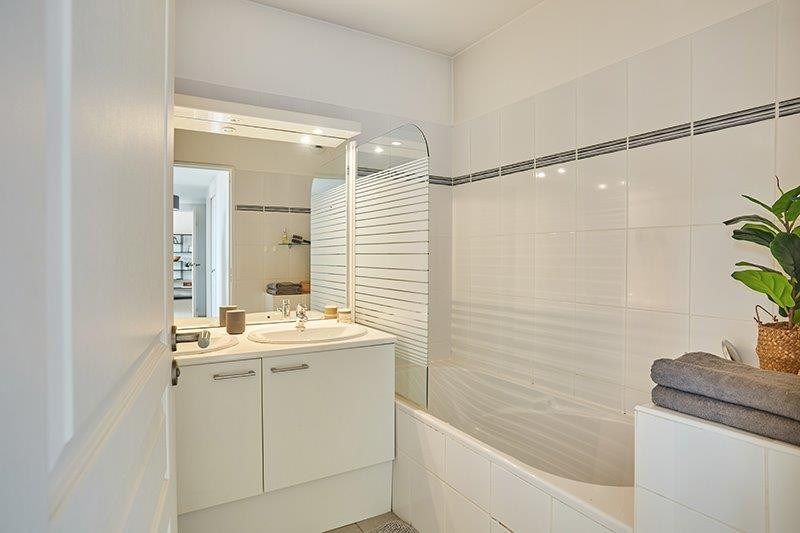 luxury apartment 4 Rooms for sale on AIX EN PROVENCE (13100)
