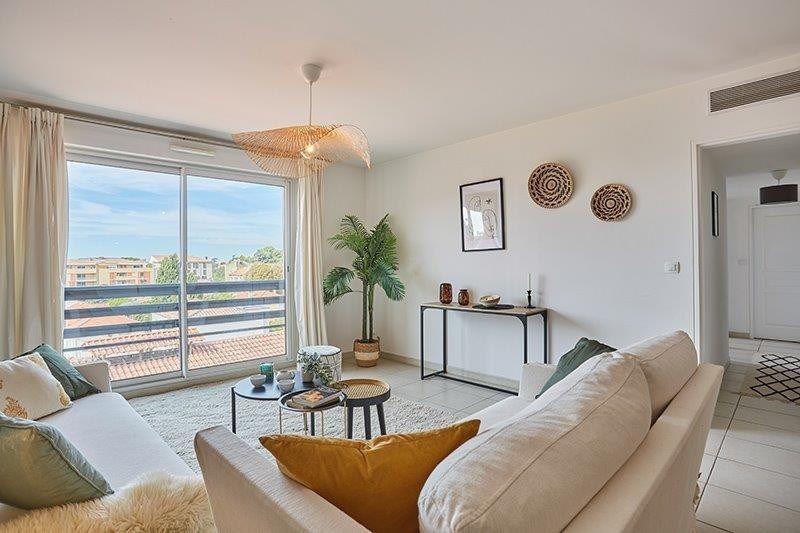 luxury apartment 4 Rooms for sale on AIX EN PROVENCE (13100)