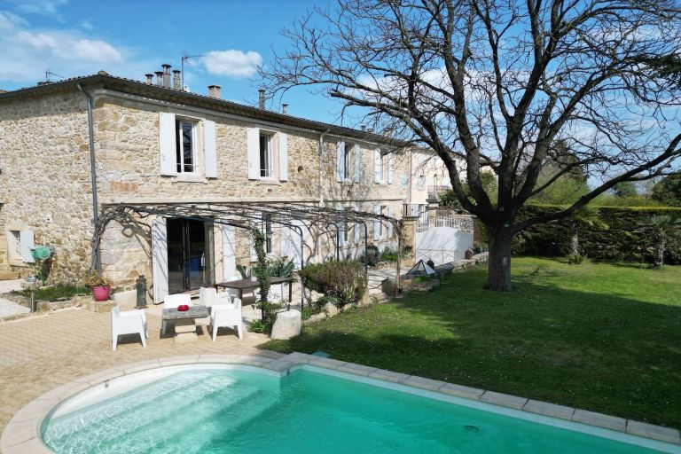 maison de maître 8 Pièces en vente sur UZES (30700)