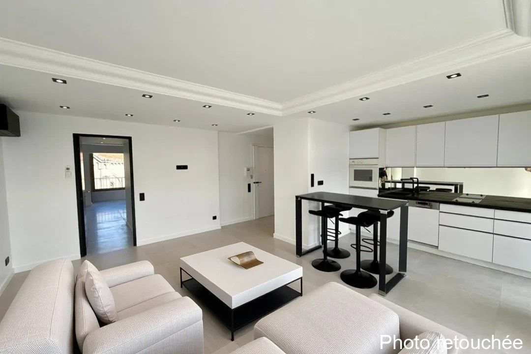 luxury apartment 2 Rooms for sale on CANNES (06400)