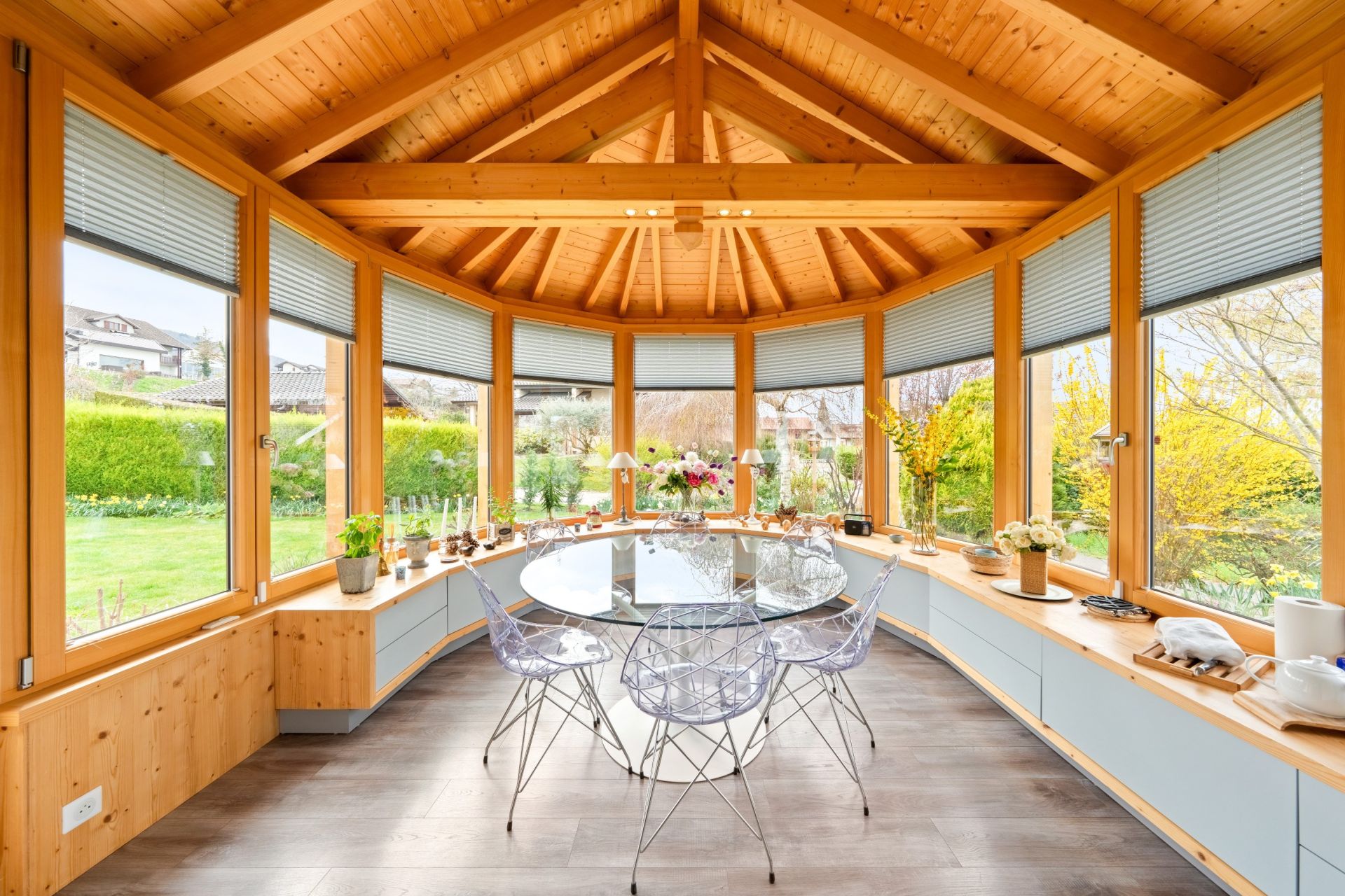 luxury house 8 Rooms for sale on NEUVECELLE (74500)
