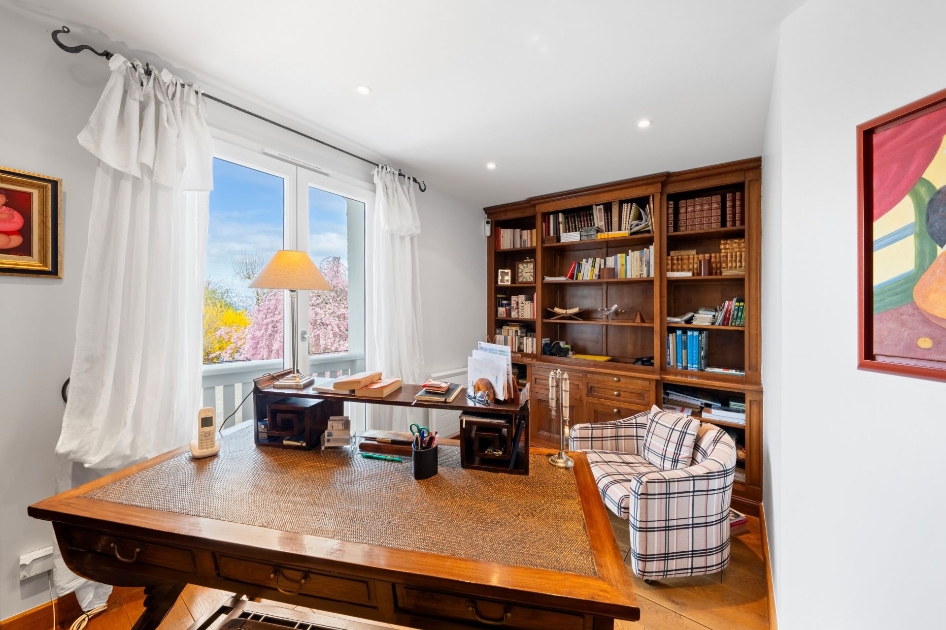 luxury house 8 Rooms for sale on NEUVECELLE (74500)