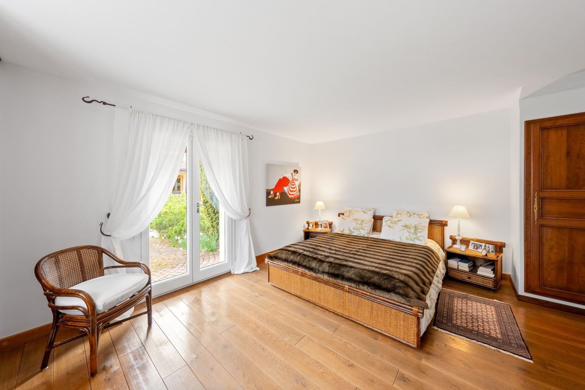 luxury house 8 Rooms for sale on NEUVECELLE (74500)
