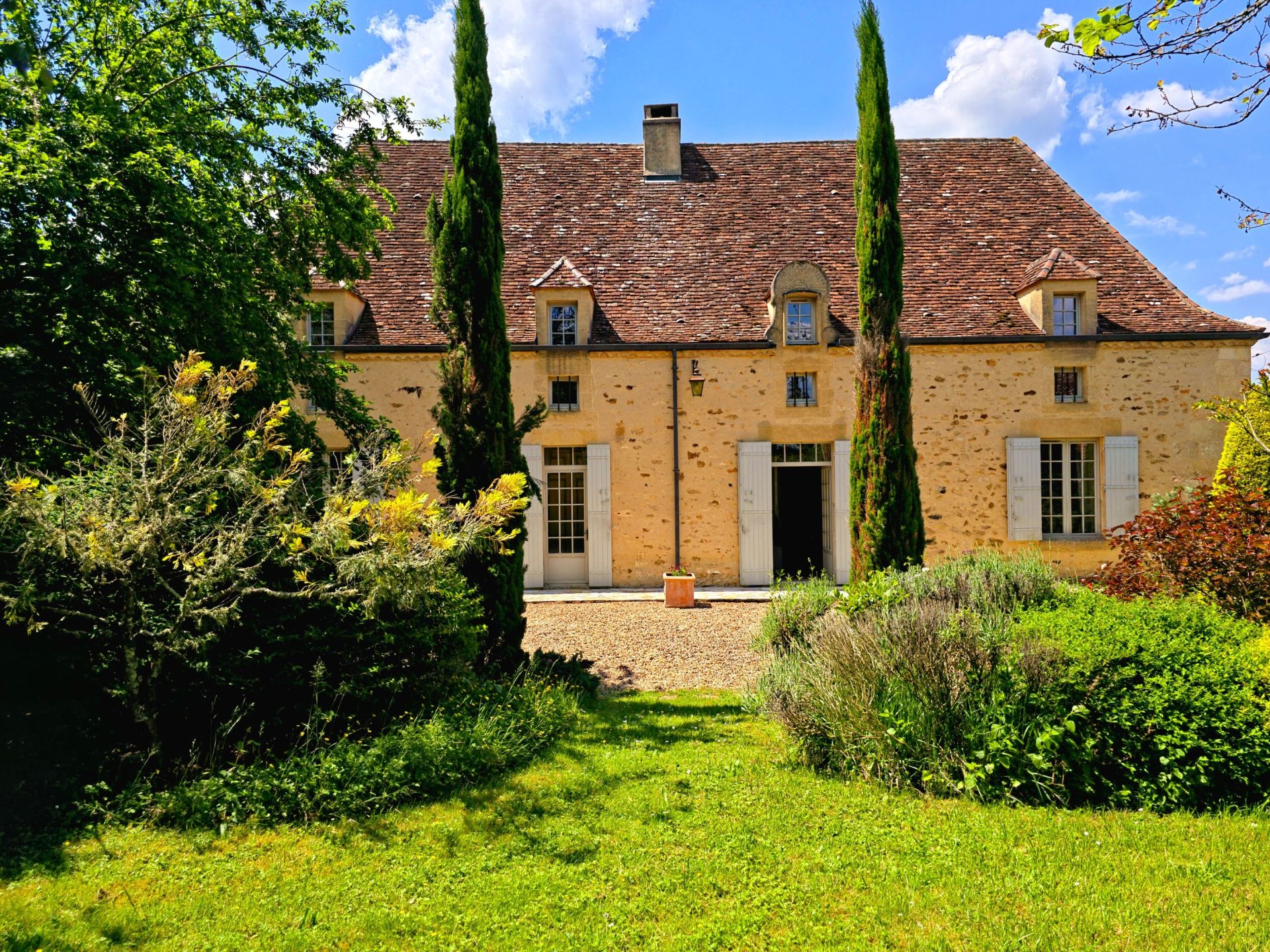 maison de luxe 8 Pièces en vente sur LE BUGUE (24260)