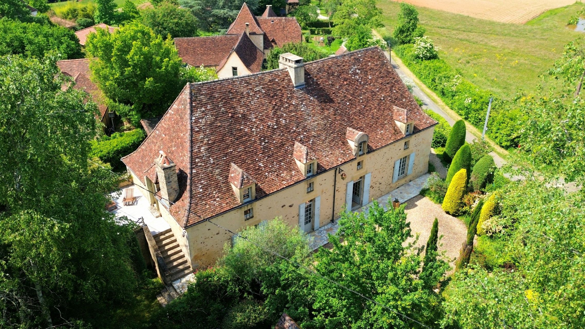 maison de luxe 8 Pièces en vente sur LE BUGUE (24260)