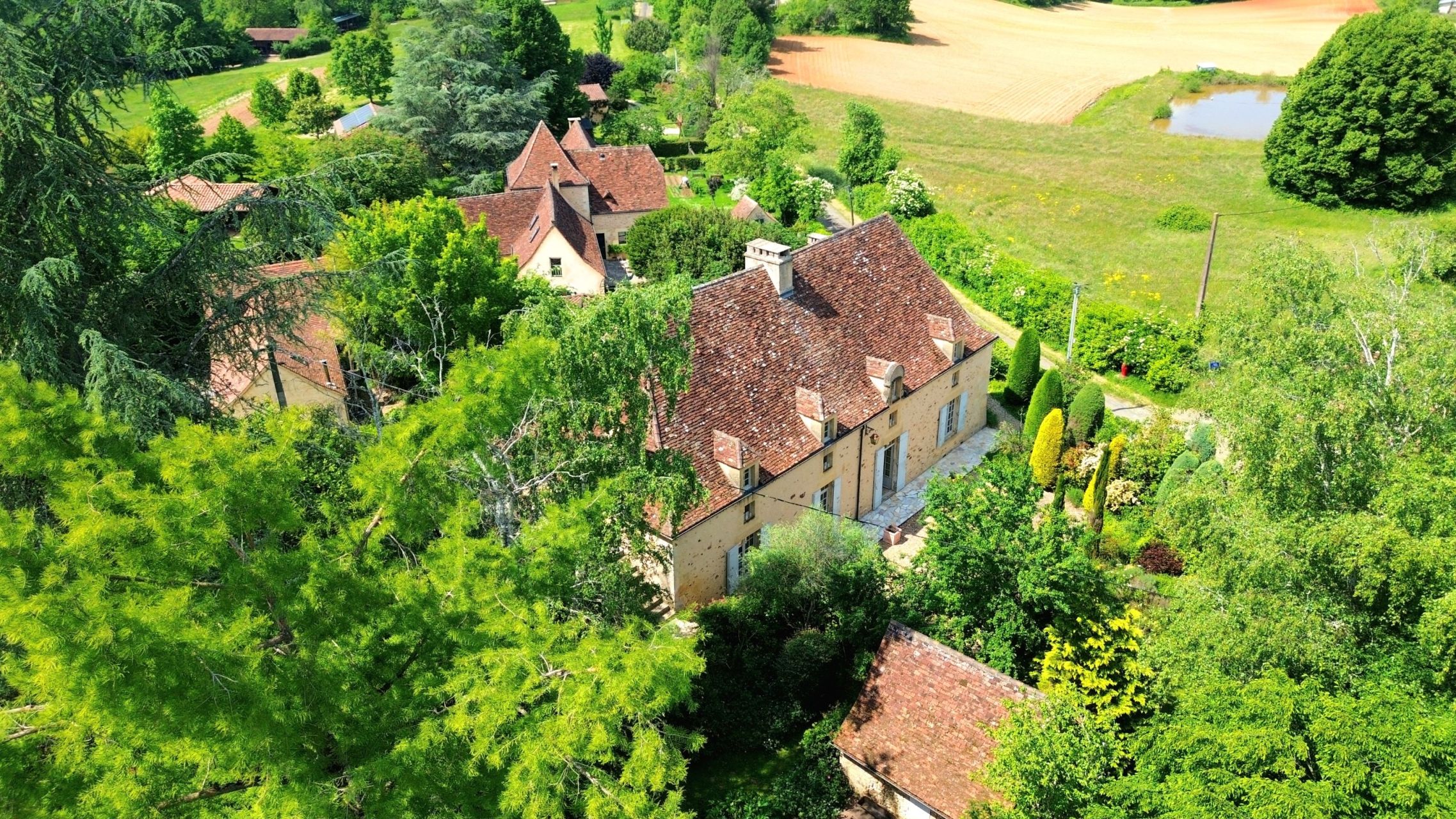 maison de luxe 8 Pièces en vente sur LE BUGUE (24260)