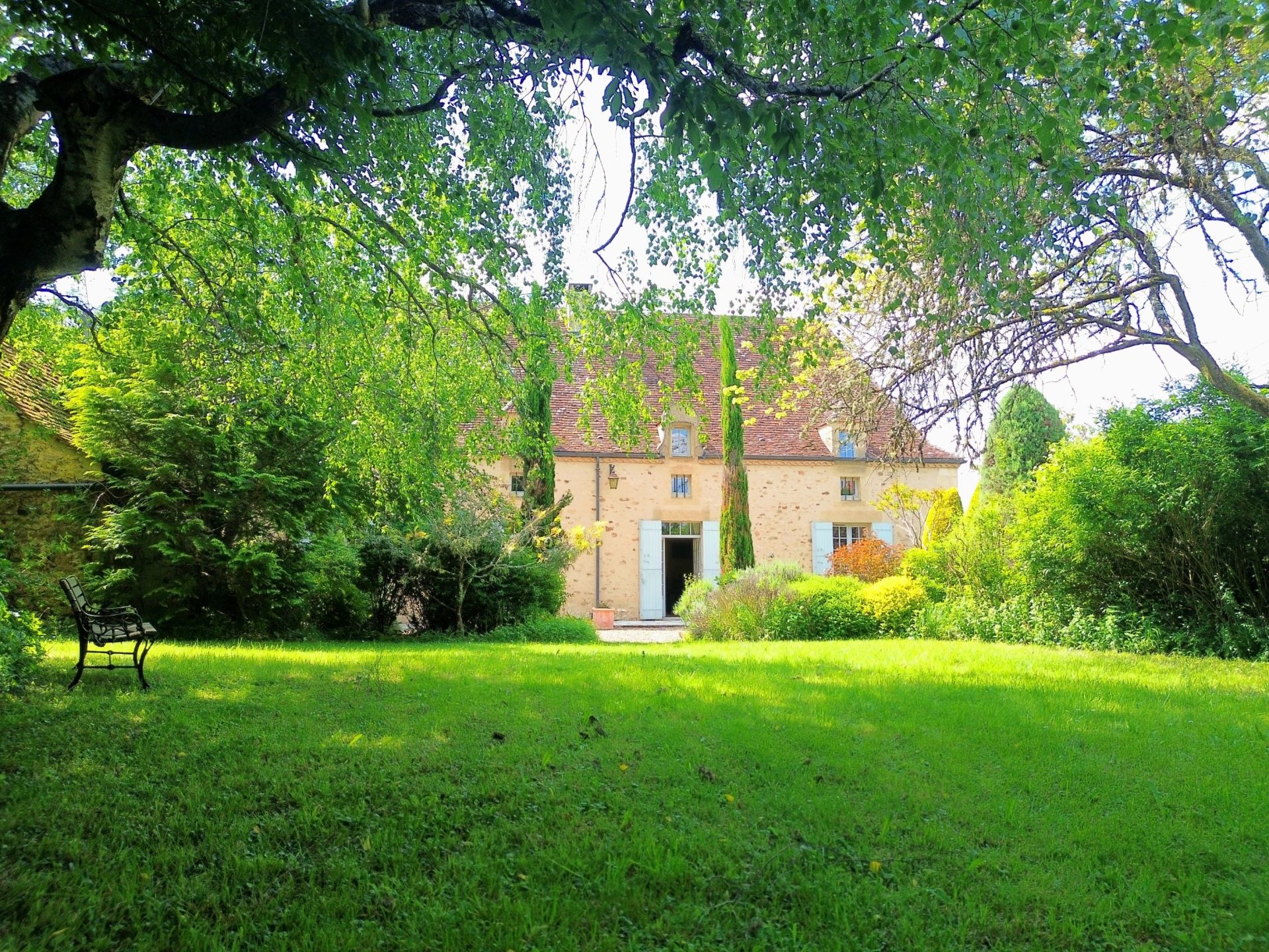 maison de luxe 8 Pièces en vente sur LE BUGUE (24260)