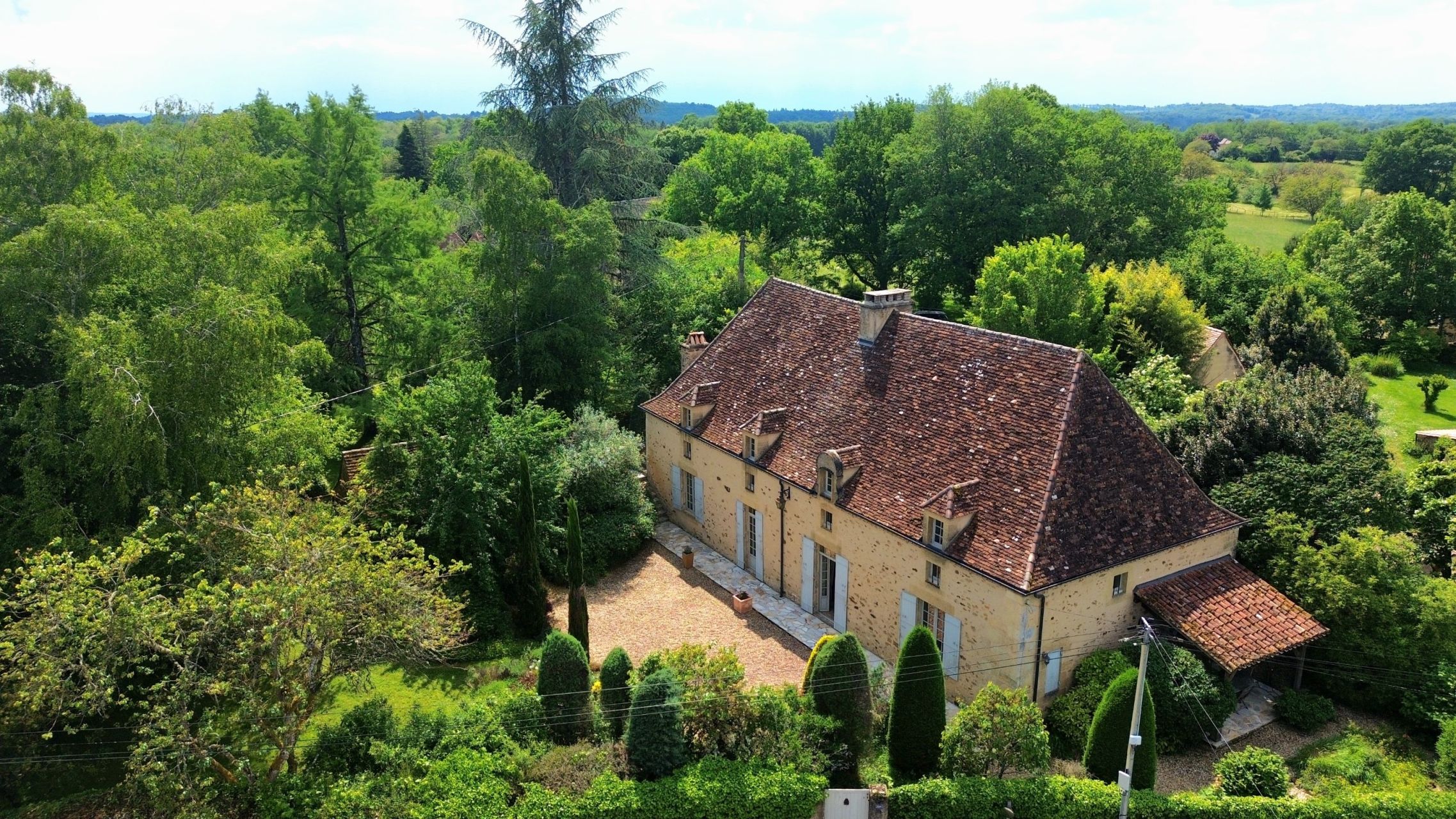 maison de luxe 8 Pièces en vente sur LE BUGUE (24260)