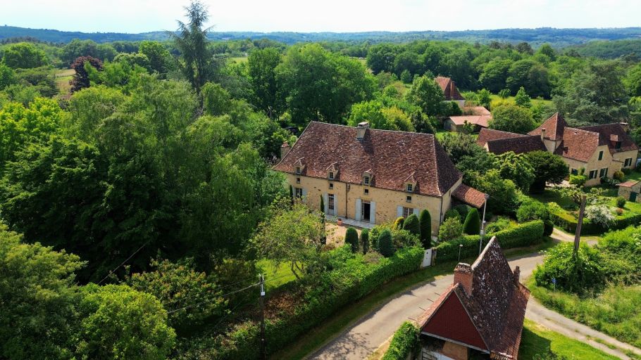 maison de luxe 8 Pièces en vente sur LE BUGUE (24260)