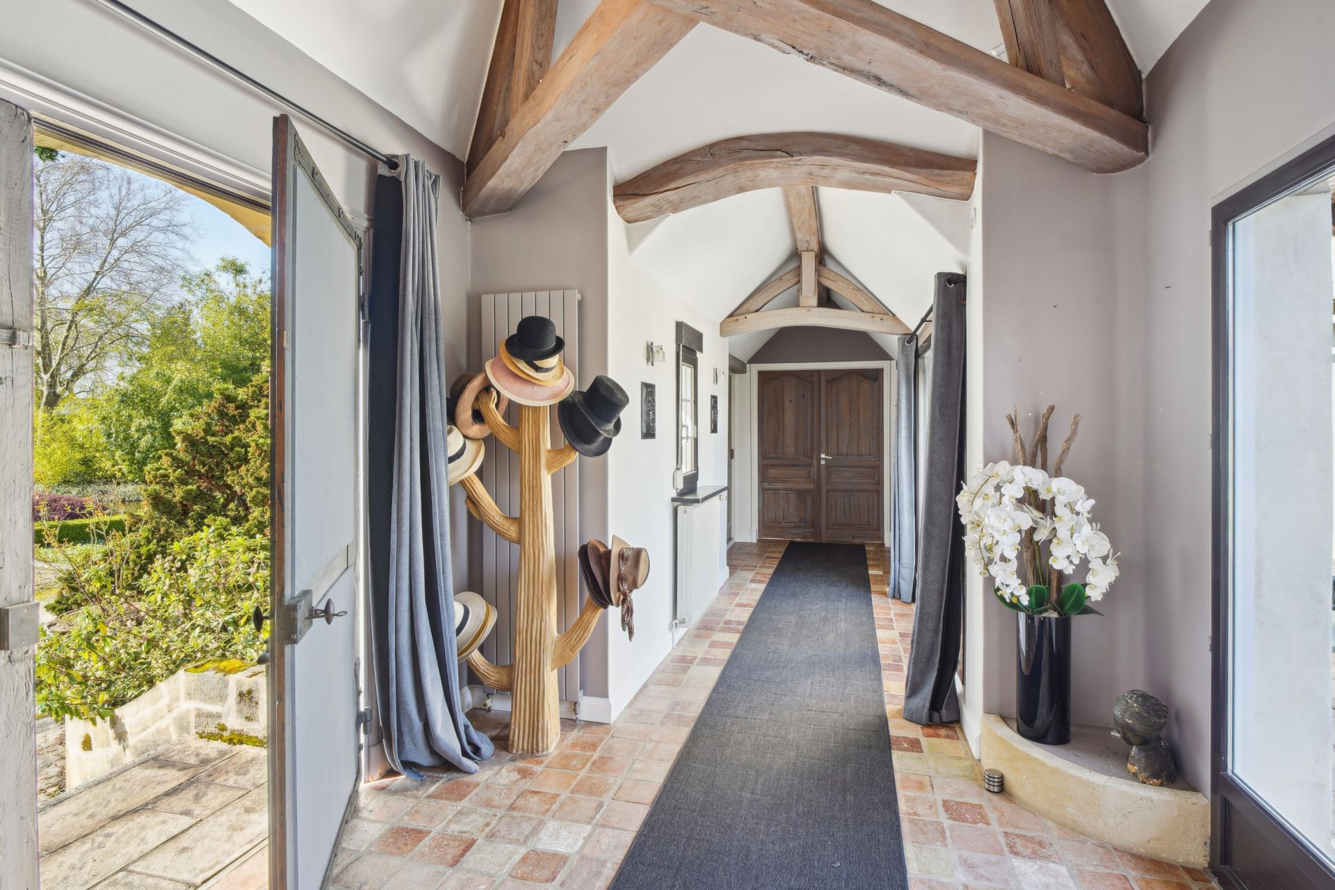 luxury house 9 Rooms for sale on MONTFORT L AMAURY (78490)