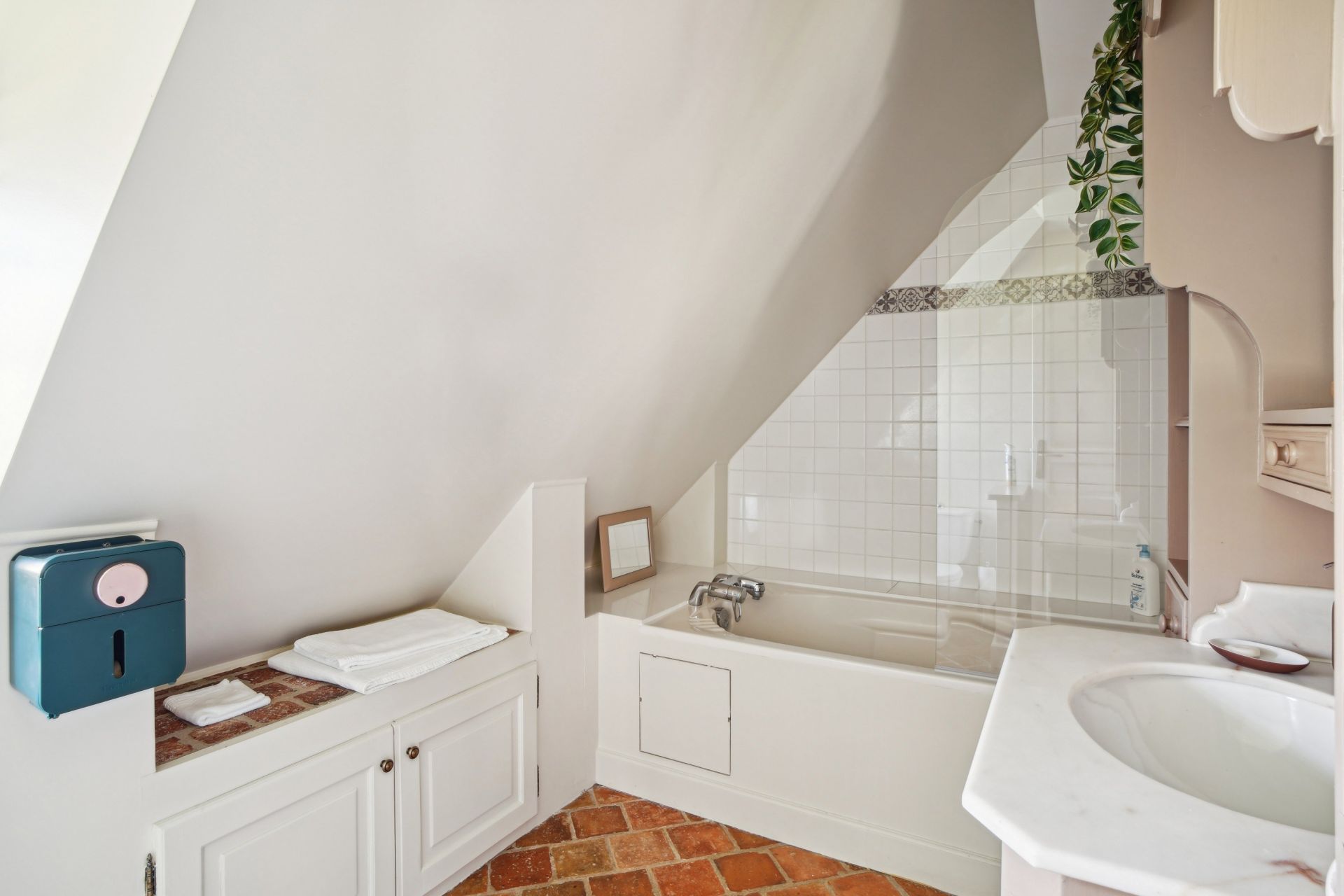 luxury house 9 Rooms for sale on MONTFORT L AMAURY (78490)