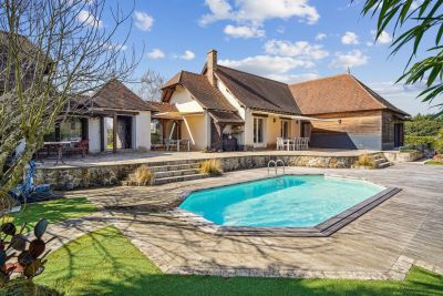 Sale Luxury house Montfort-l'Amaury 9 Rooms 345 m²