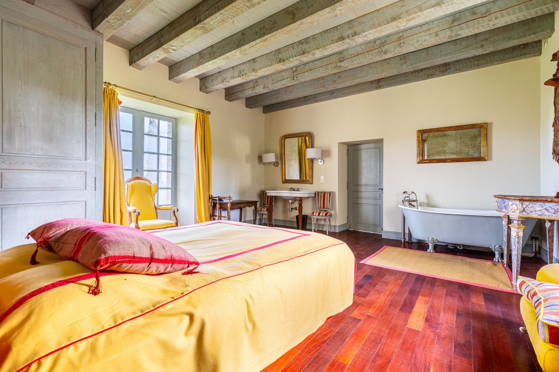 luxury house 30 Rooms for sale on BERGERAC (24100)