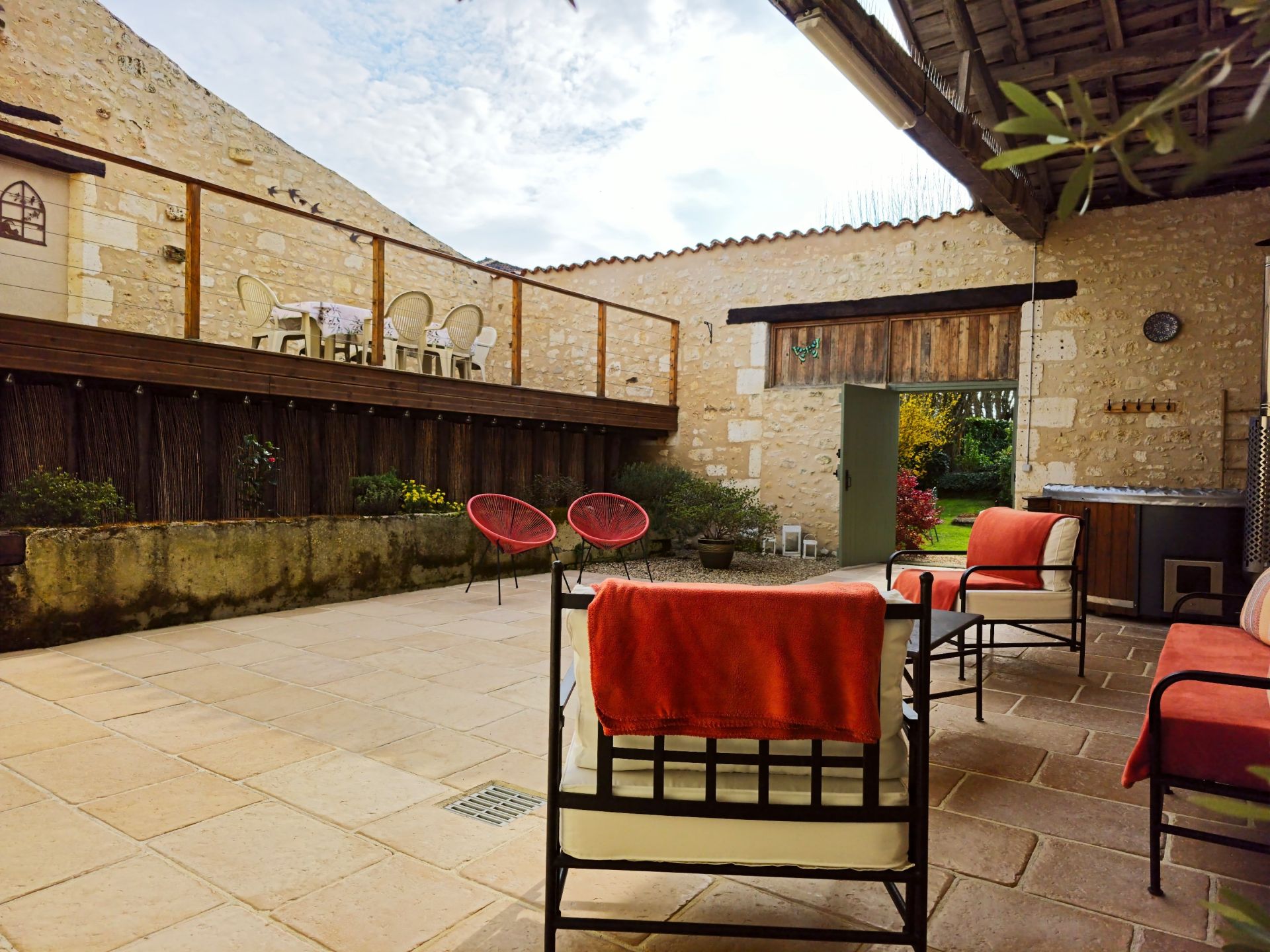 maison de luxe 8 Pièces en vente sur MAREUIL EN PERIGORD (24340)