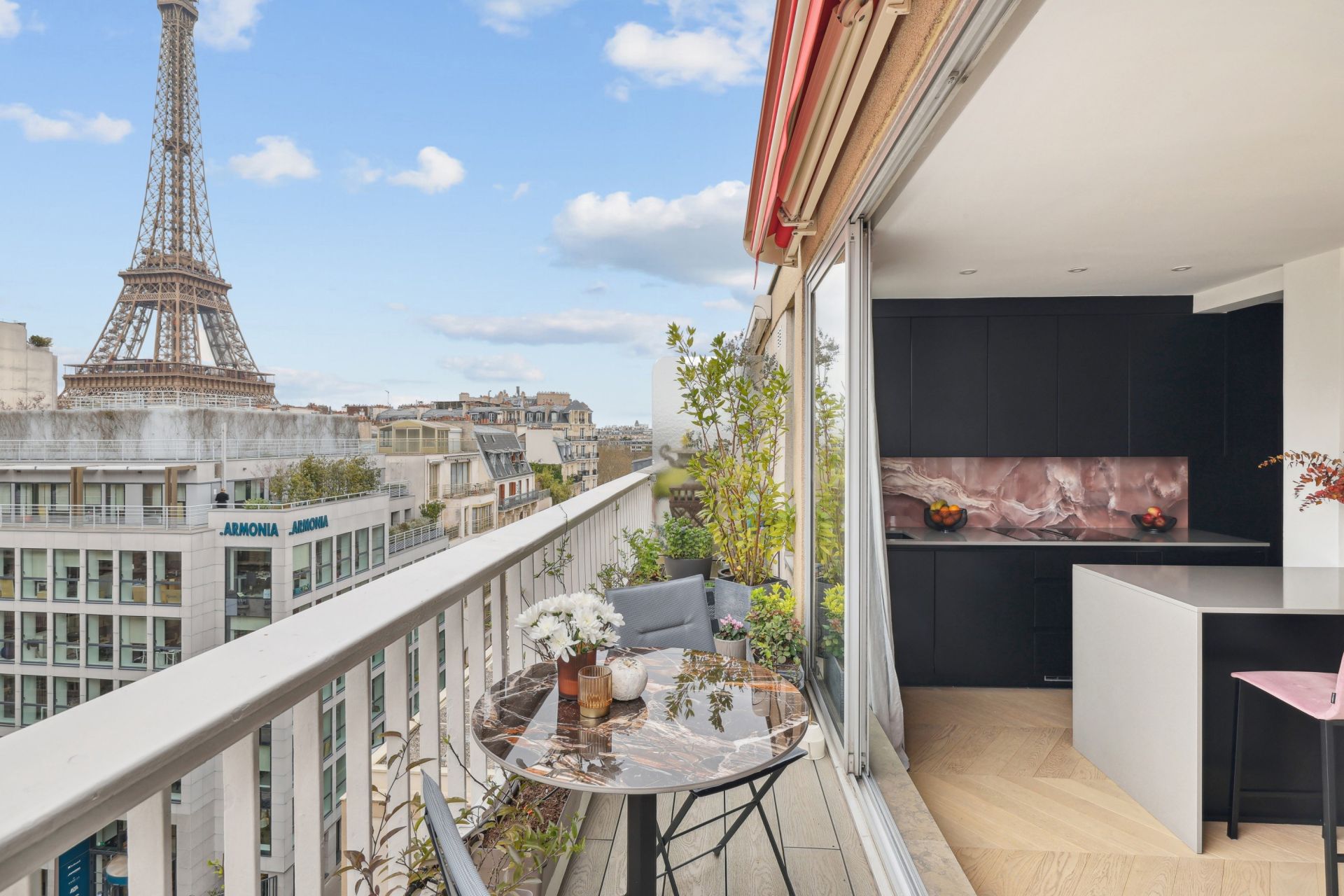 luxury apartment 5 Rooms for sale on PARIS (75007)