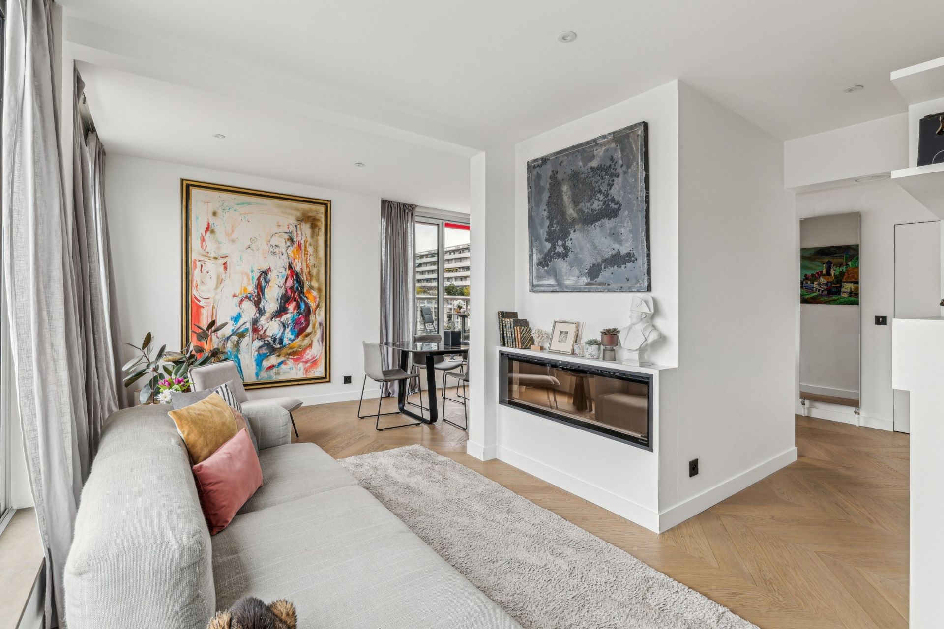 luxury apartment 5 Rooms for sale on PARIS (75007)