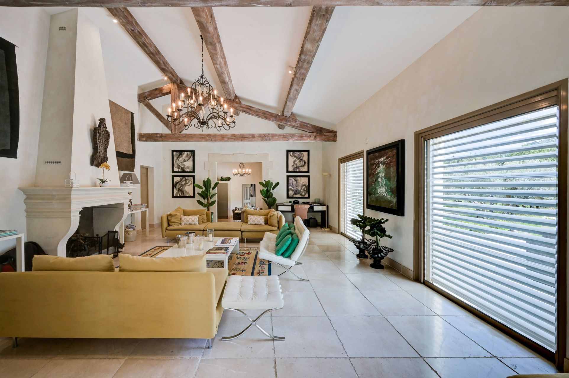 luxury house 6 Rooms for sale on EYGALIERES (13810)