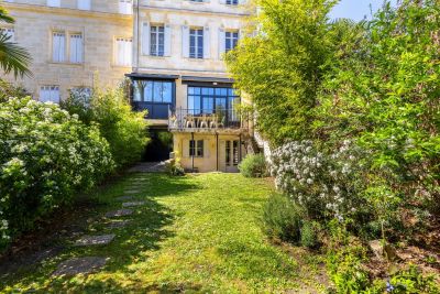 Sale Luxury house Bordeaux 9 Rooms 370 m²