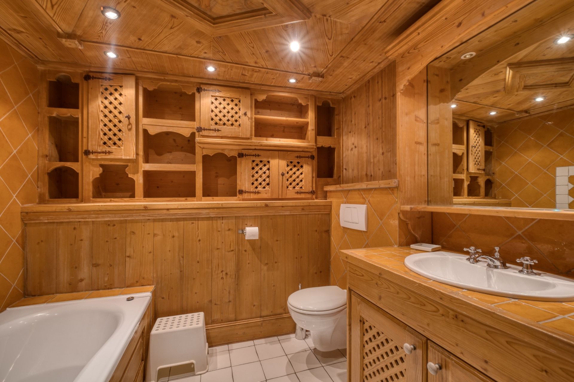 luxury house 7 Rooms for sale on MERIBEL LES ALLUES (73550)