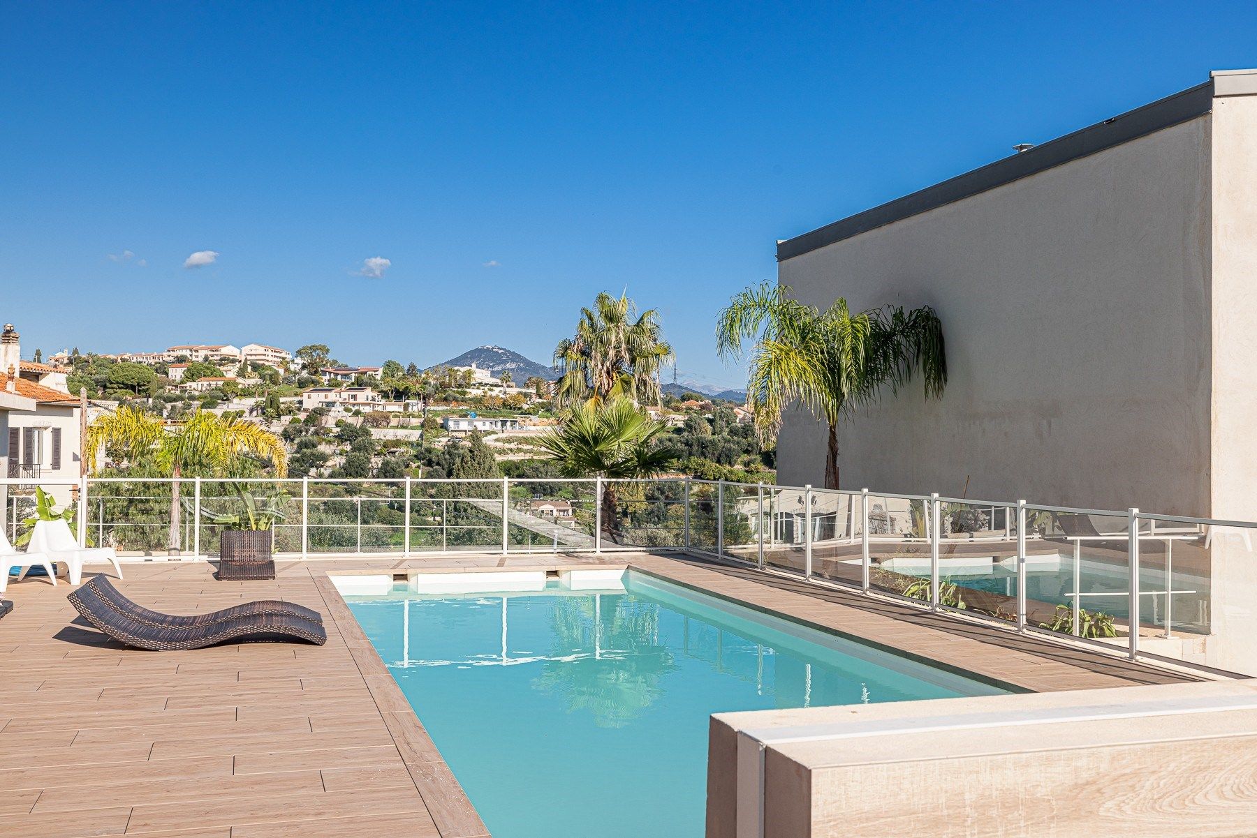 luxury apartment 2 Rooms for sale on NICE (06000)