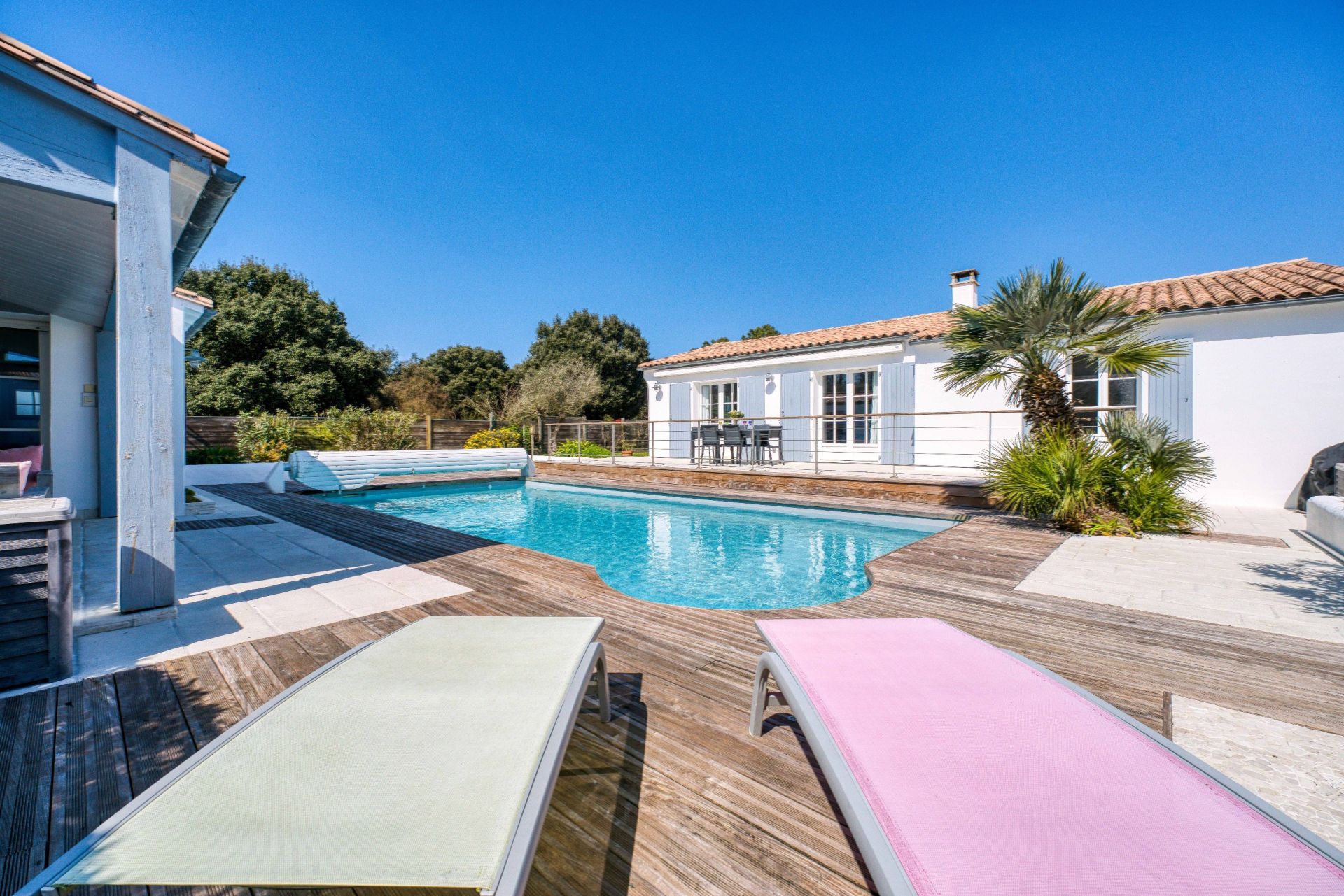luxury house 6 Rooms for sale on RIVEDOUX PLAGE (17940)