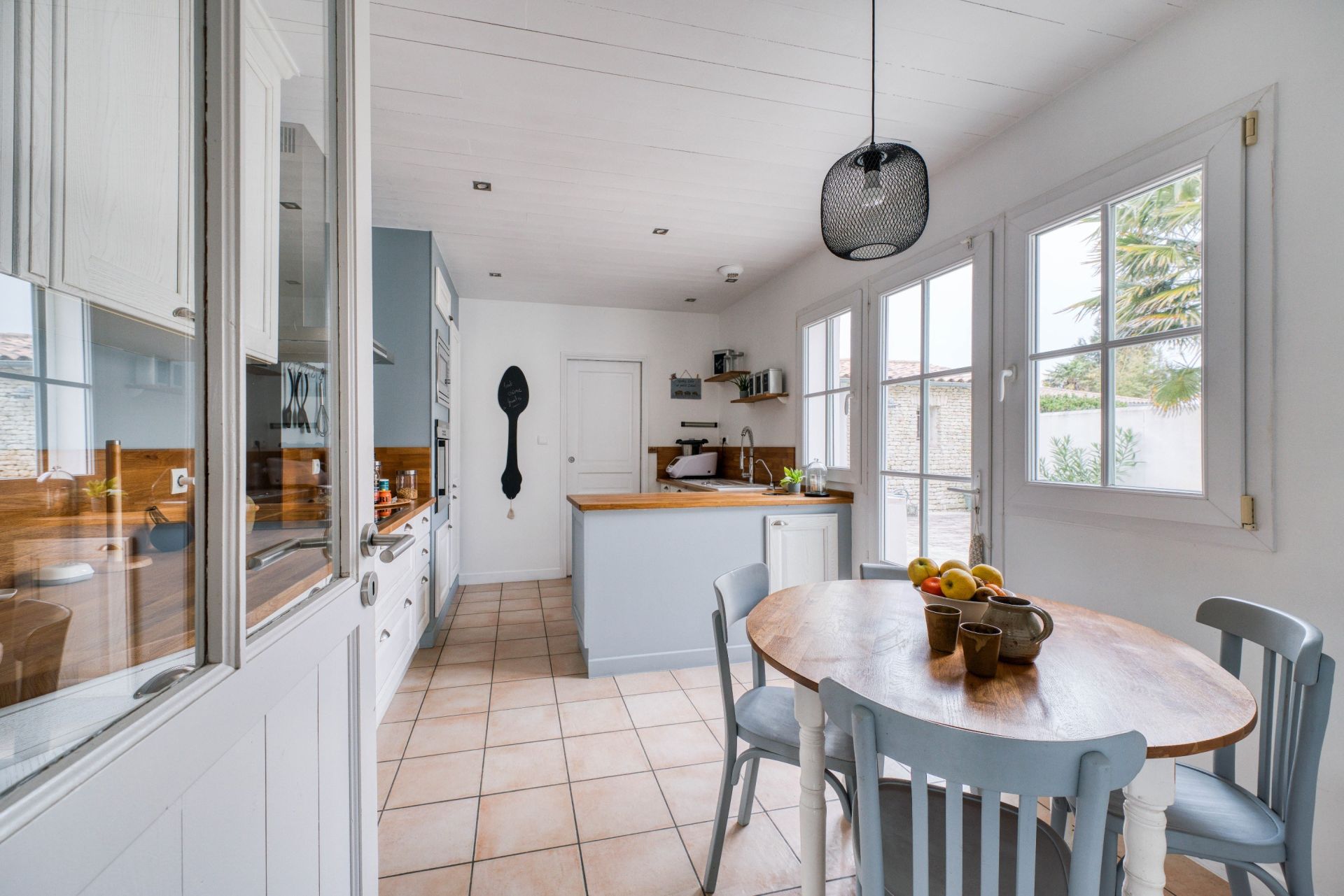 luxury house 6 Rooms for sale on RIVEDOUX PLAGE (17940)