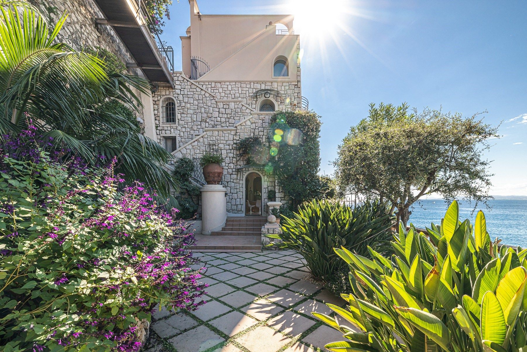 luxury apartment 3 Rooms for sale on NICE (06000)